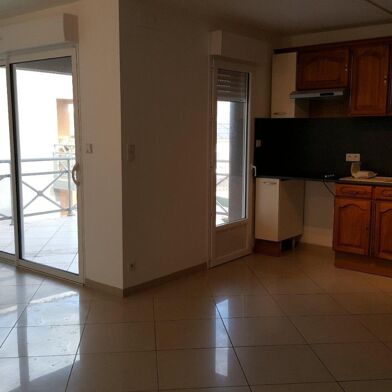 Appartement 3 pièces 780 €