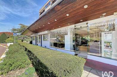 Commerce  126000 €