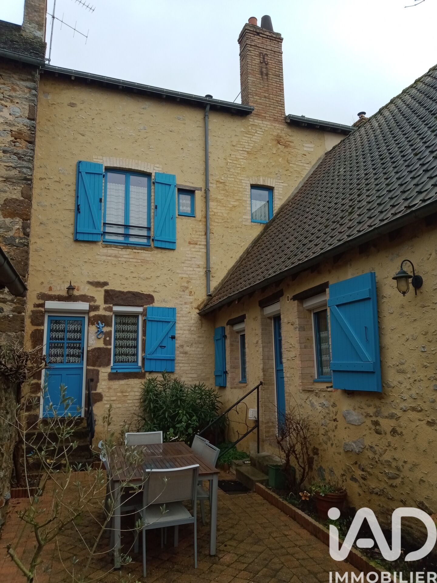 Fresnay-Sur-Sarthe - 175m² - 6p. - 4ch.