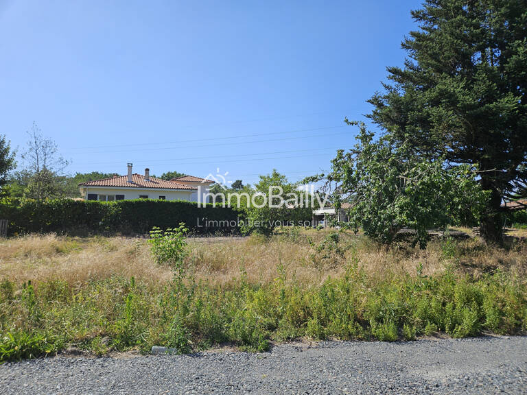 RARE SUR LÉOGNAN   TERRAIN À BÂTIR 890 m2 AVEC FORT POTENTIE — photo 1
