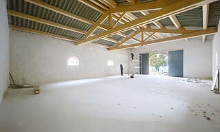 Garage  170 m² à louer à Salon-de-Provence (13300)