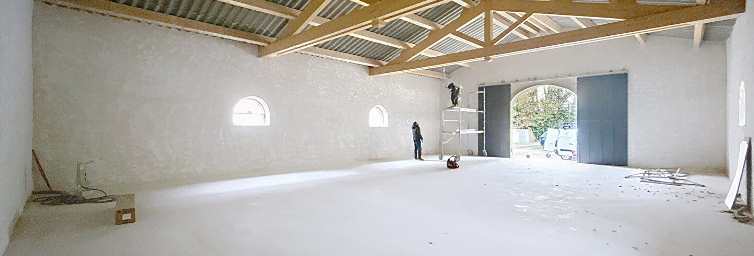 Garage  170 m² à louer à Salon-de-Provence (13300)