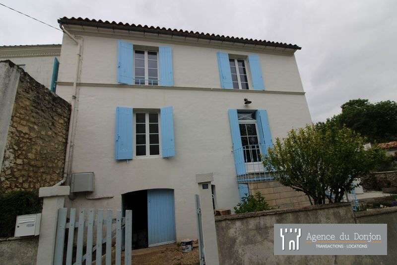 Villa / Maison  T5 à louer Pons 17800