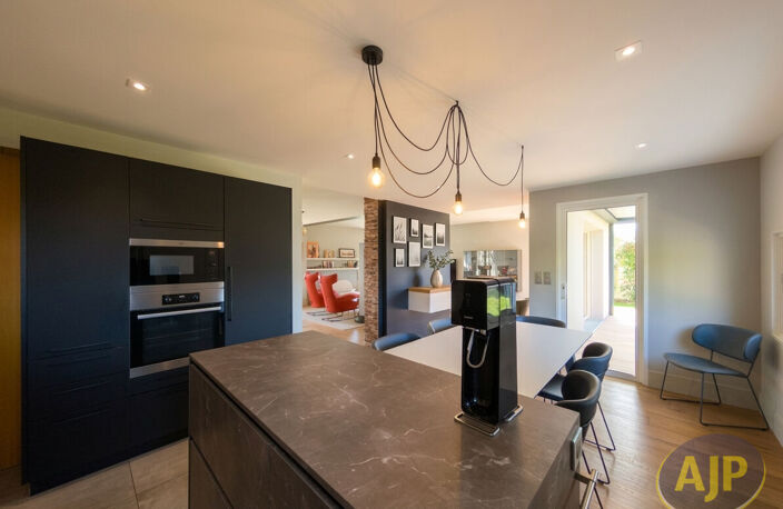 LEGÉ- Villa avec piscine intérieure ! — photo 3