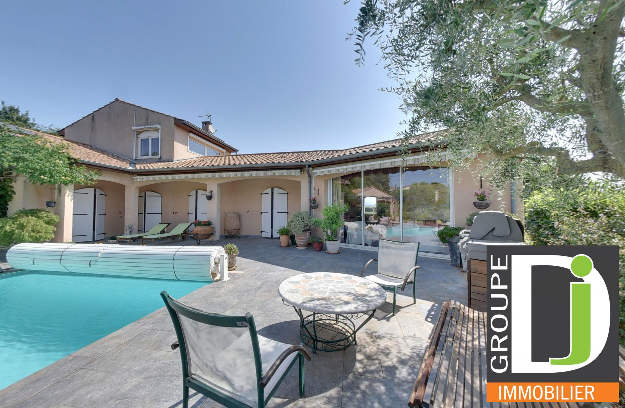 Villa / Maison  T7 à vendre Crest 26400