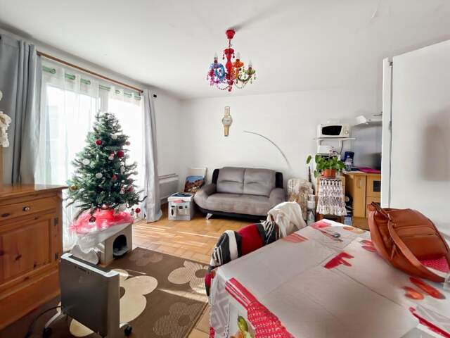 Appartement de plain-pied avec cour et garage — photo du bien