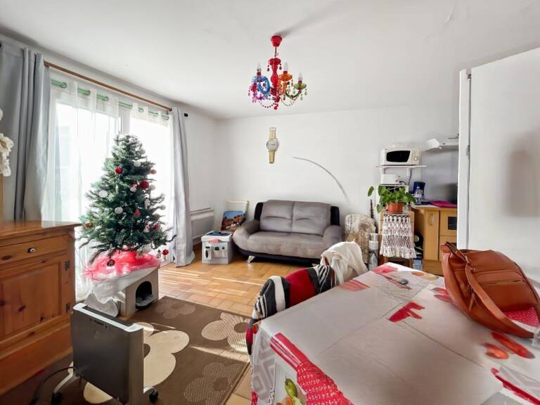Appartement de plain-pied avec cour et garage — photo 1