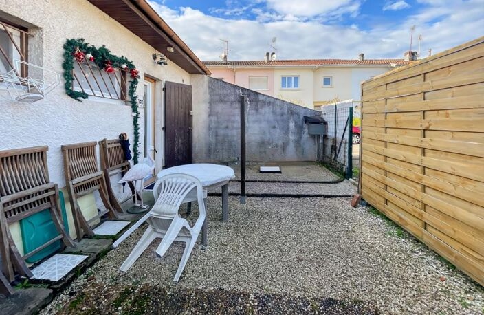 Appartement de plain-pied avec cour et garage — photo 3