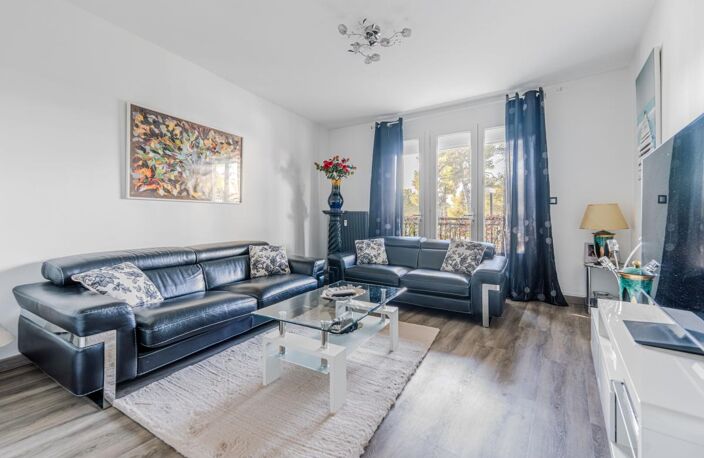 Appartement À Vendre — photo 2