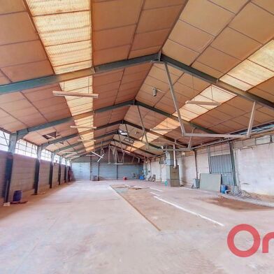 Local industriel  192600 €