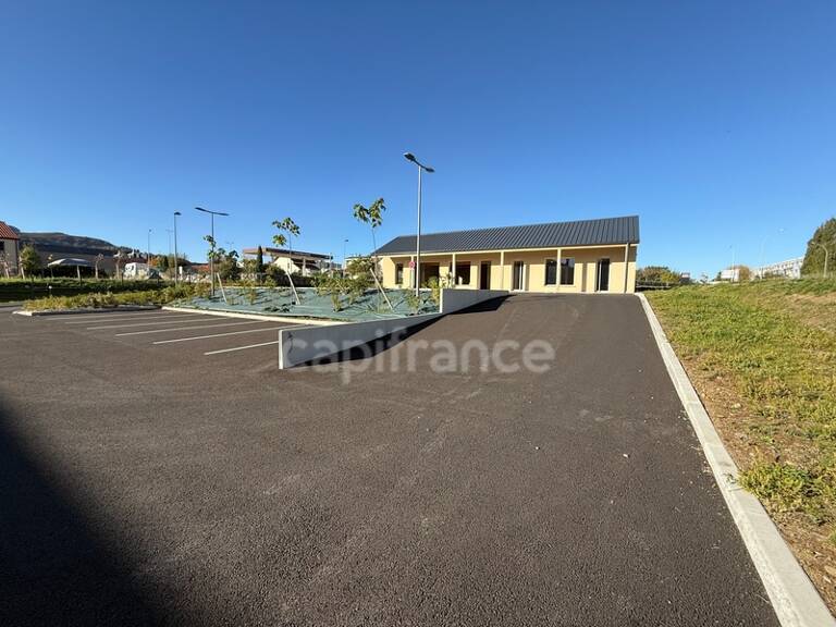 Locaux commerciaux emplacement stratégique, forte visibilité — photo 1