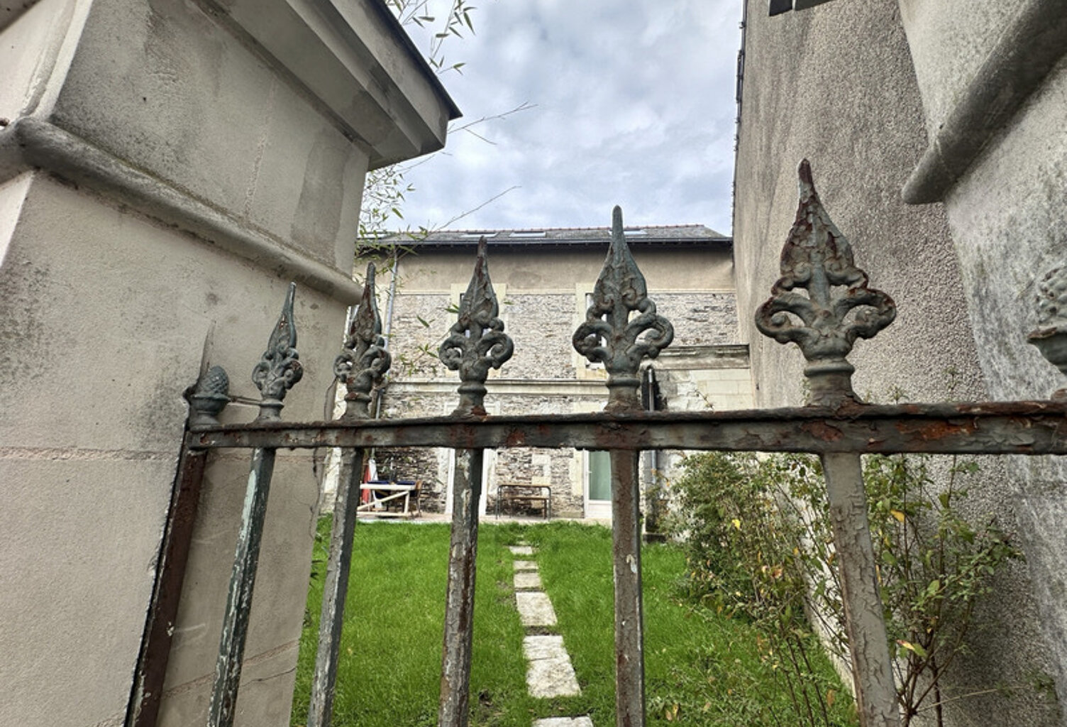 Immeuble à vendre ANGERS (49) — photo 1
