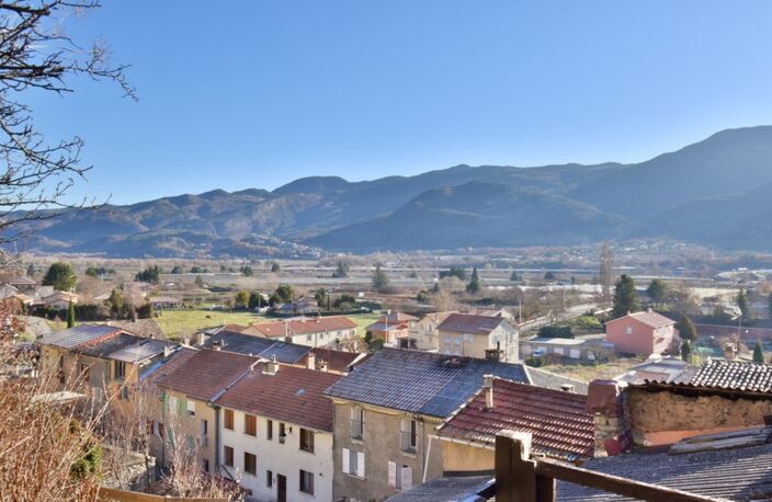 Maison de Village avec extérieur. VIAGER occupé 1 Tête. LA SAULCE (05) — photo 3
