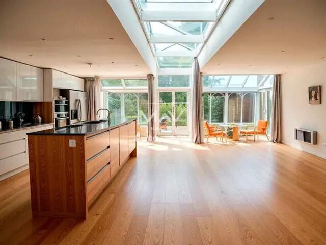 Superbe duplex avec jardin av. Foch — photo du bien