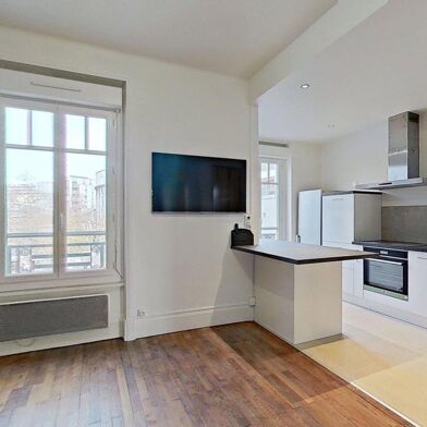 Appartement 3 pièces 1190 €