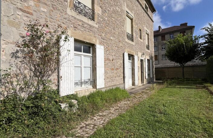 Maison en pierre de 335 m² en plein centre-ville — photo 3