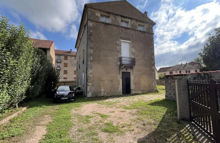 Maison en pierre de 335 m² en plein centre-ville — photo 4