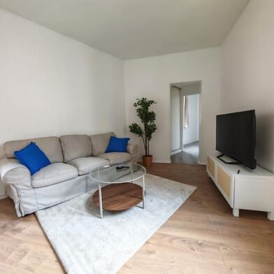 Appartement 3 pièces 890 €