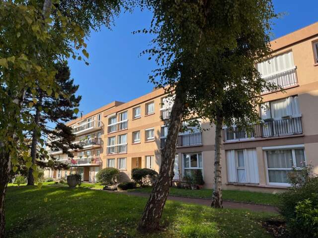 Appartement À Vendre — photo du bien