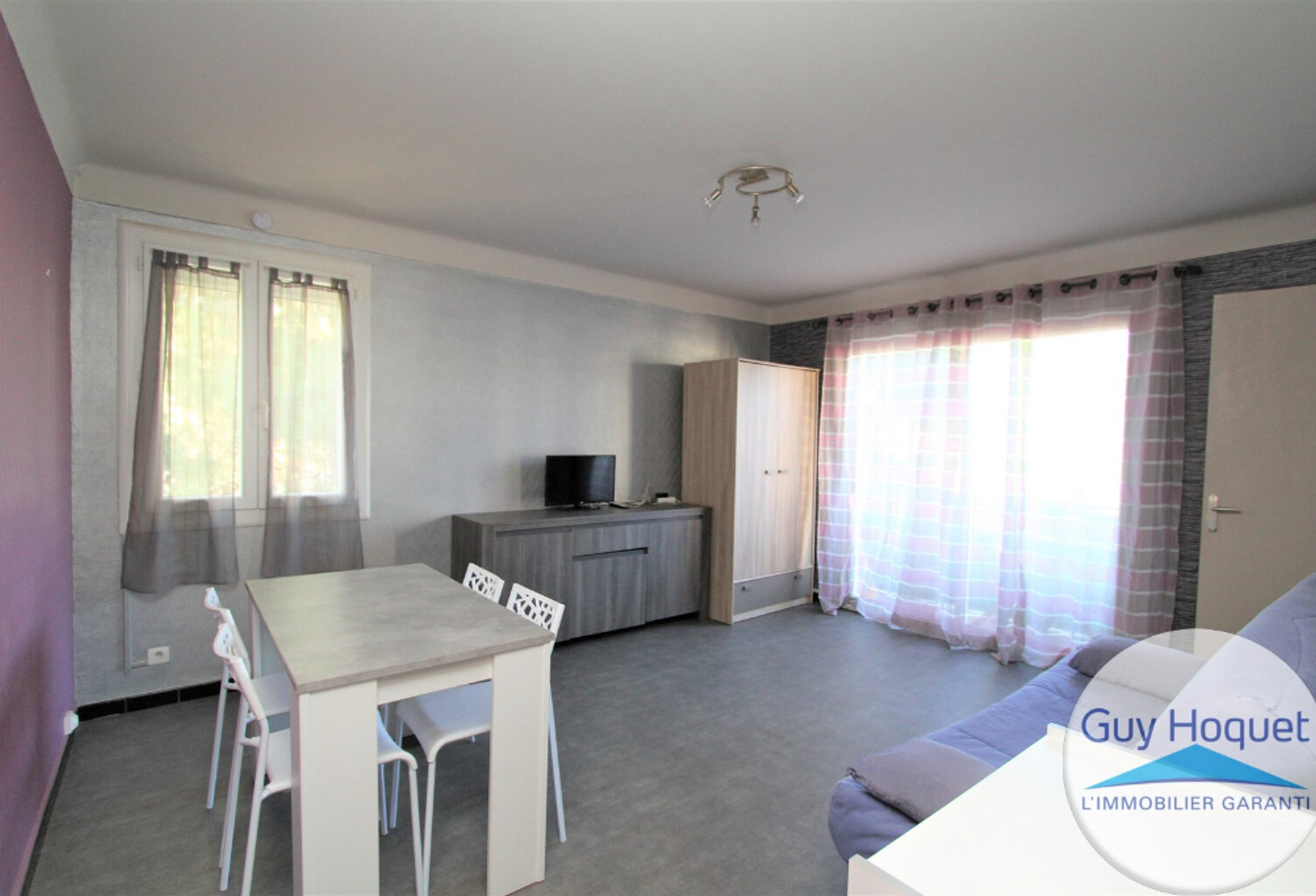 A louer - Studio meublé à l'année - Canet en Roussillon + parking — photo 1