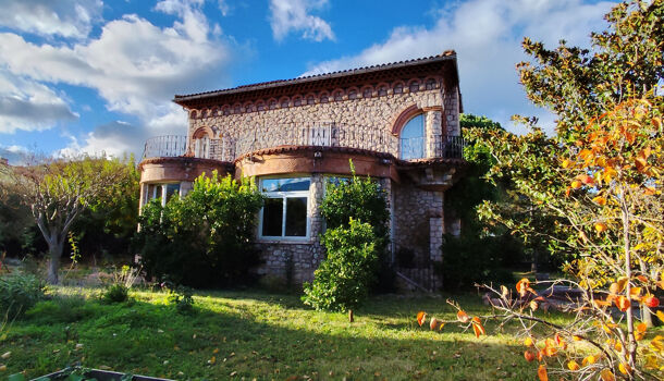 Villa / Maison 8 pièces  à vendre Prades 66500
