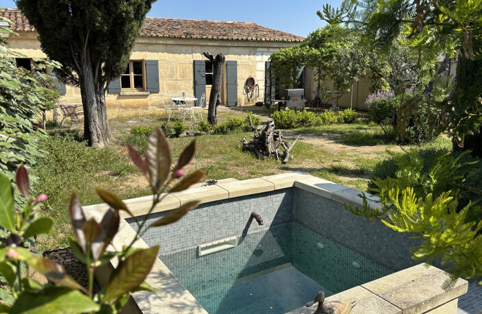 UZES PONT DU GARD : Maison de charme de plain pied avec pisc — photo 2