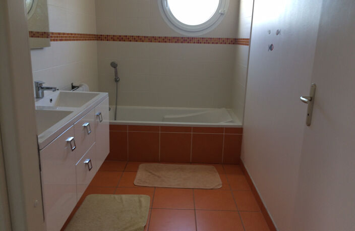 Contemporaine et séduisante maison plain-pied — photo 4