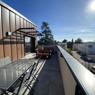 Appartement 4 pièces 2700 €