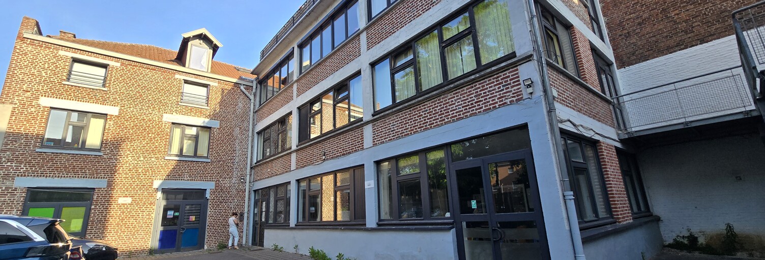 Bureau  81 m² à louer à Lille (59000)