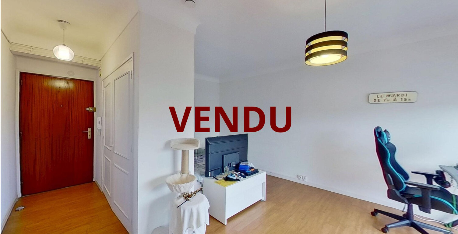 CAEN RIVE DROITE APPARTEMENT DE 1 PIECES DE 30M2 A VENDRE LO — photo 1