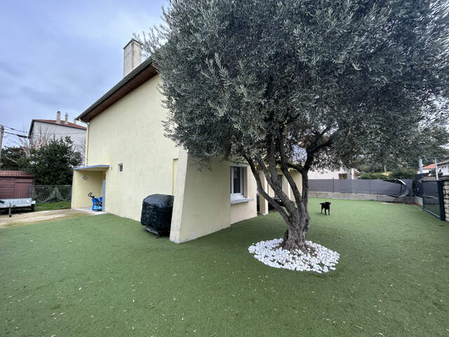 MAISON SPACIEUSE T6 de 160m2. avec grand garage ! — photo du bien