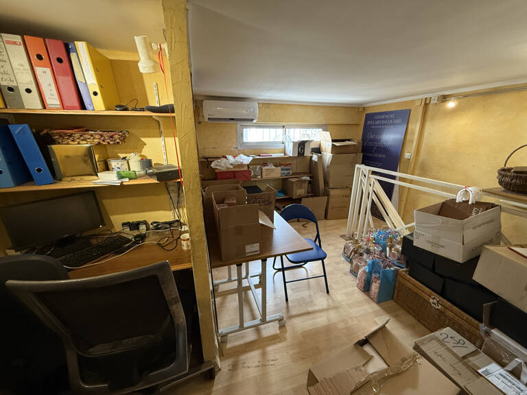 Local commercial 55 m2 hyper centre ville Saint Denis — photo 1