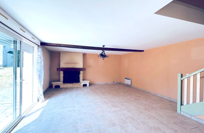 A VENDRE MAISON EN PIERRE AVEC TERRAIN ET ETANG - SECTEUR COUTRAS — photo 5