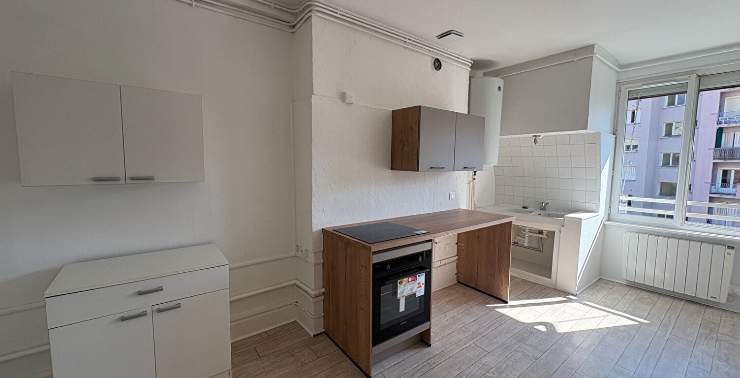 Appartement VOIRON - 2 pièce(s) - 70.89 m2 — photo 1