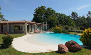 Maison 10 Pièces 600 m² à vendre à Goult (84220)