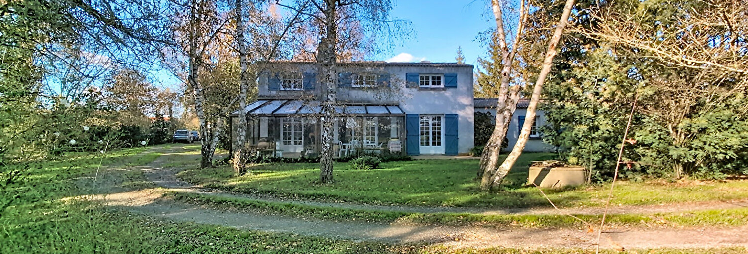 Maison 9 Pièces 214 m² à vendre à Vieillevigne (44116)