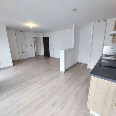 Appartement 3 pièces 840 €