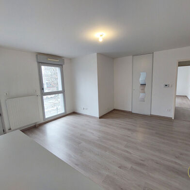 Appartement 3 pièces 840 €