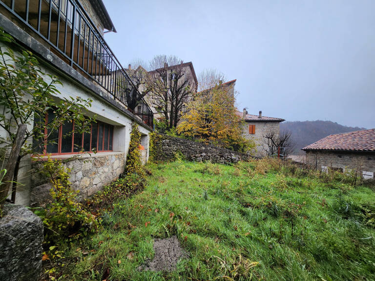 Maison de village en pierre - avec balcons, terrasses et jar — photo 1