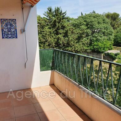 Appartement 3 pièces 909 €