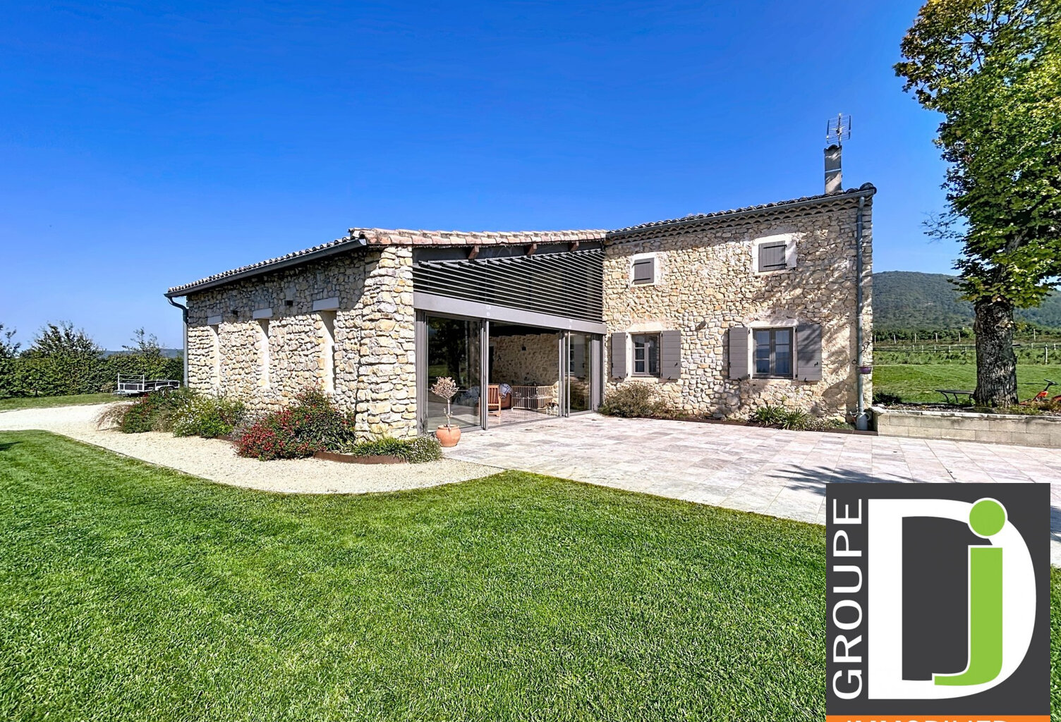 Batisse en pierre à vendre à Mirmande, avec plusieurs dépenda — photo 1