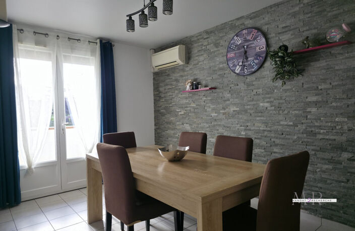 Maison familiale 1éà m²  Double garage, jardin & terrasse — photo 3