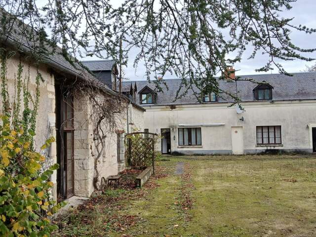 propriété  de 4 maisons et 3 gîtes  grande piscine — photo du bien