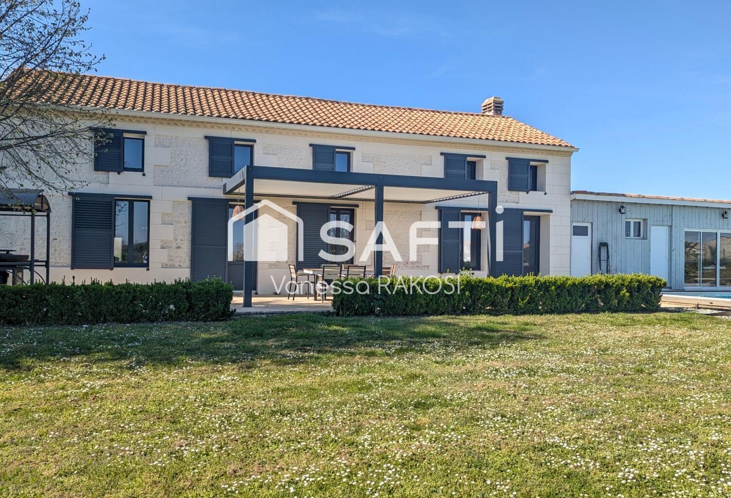 Meschers-sur-Gironde  Propriété avec 2 habitations, piscine, jacuzzi et 5000 m² sans vis-à-vis — photo 1