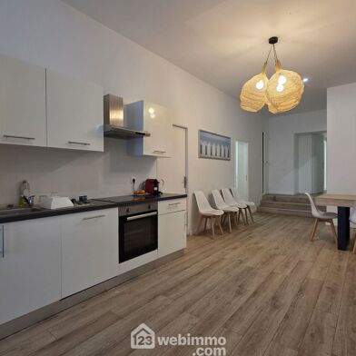 Appartement 6 pièces 306000 €