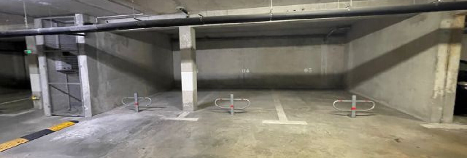 Garage   m² à louer à Aix-en-Provence (13090)