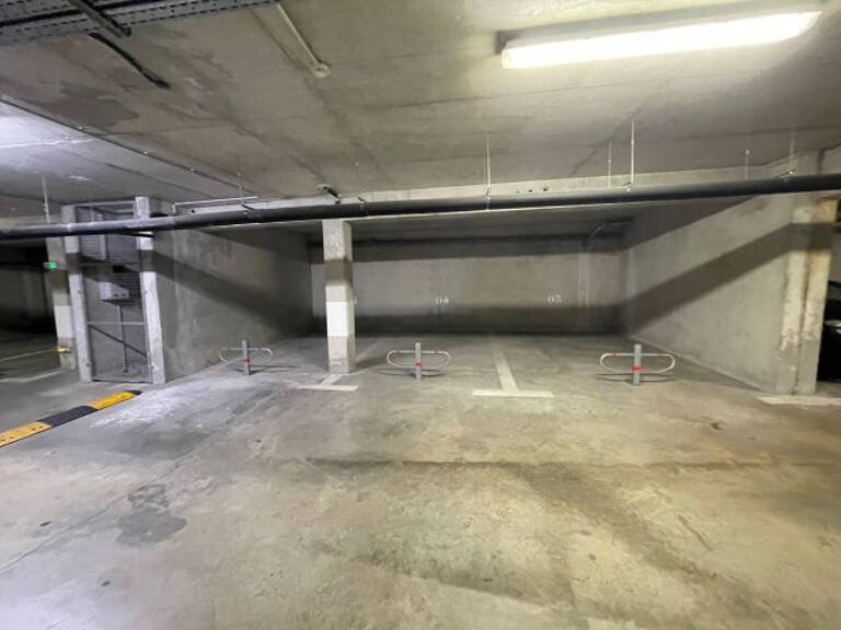 Aix en Provence : Location place de parking en sous sol — photo 1