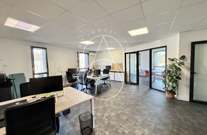 Bureau — photo 3