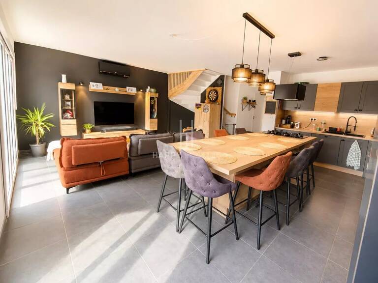 Maison moderne en résidence privée et sécurisée, — photo 1