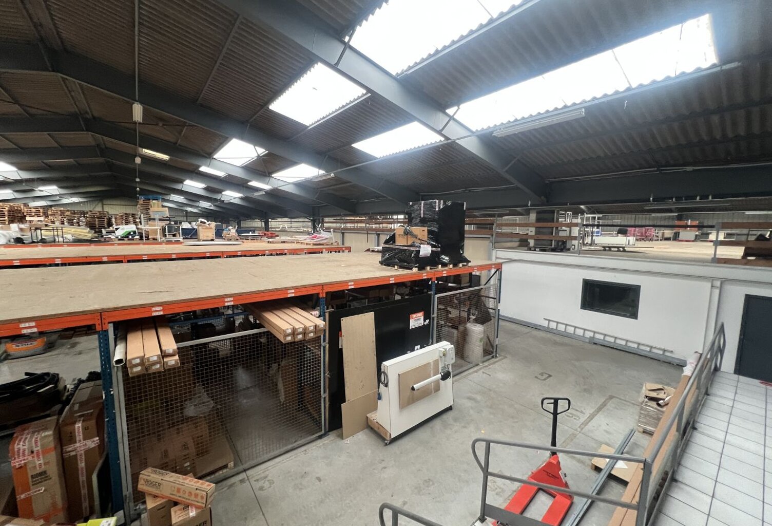 Local commercial Entrepot — photo 1